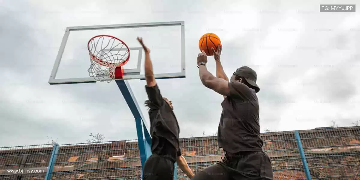 专业装备,轻松掌控赛场!🎾 品质与潮流,为你的热爱加冕!